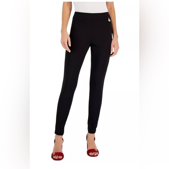 NWT Tommy Hilfiger Pants size medium - Picture 1 of 4